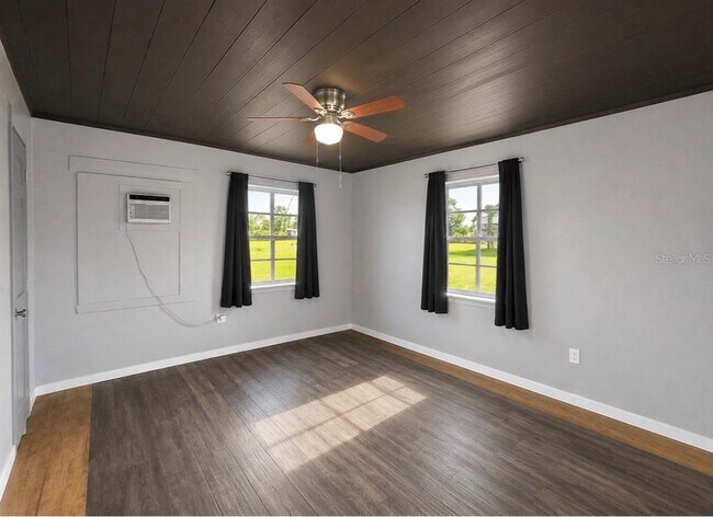 8010 SE US Hwy 301 Unit 3B