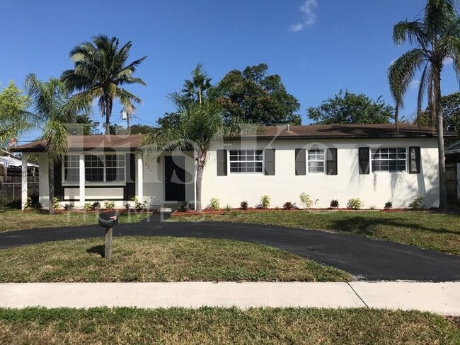 Building Photo - 221 N 65th Way Rental