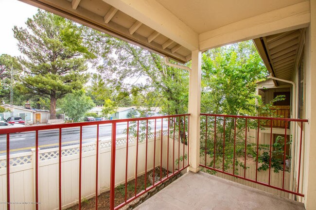 Photo - 2401 West St