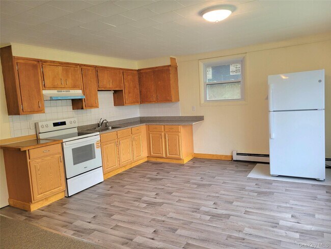 Photo - 1742 US-6 Unit 1