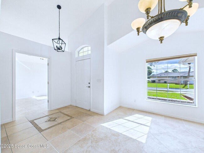 Photo - 207 Alcantarra St NW