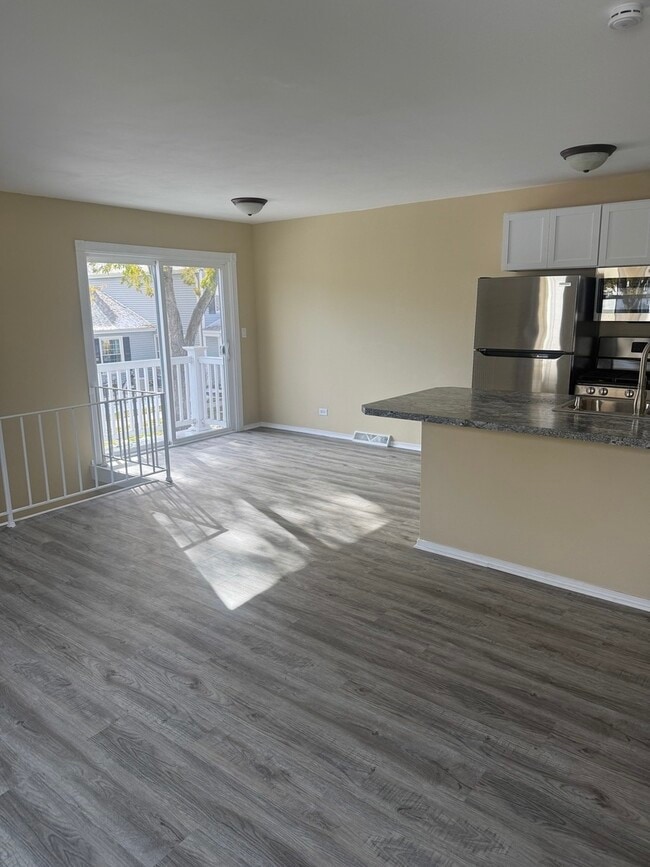 Photo - 495 Sidney Ave