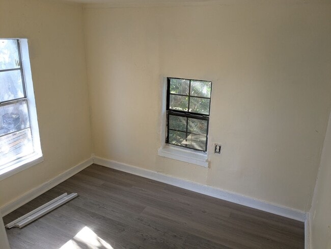 Photo - 2 Bed 1 Bath with Fenced Yard on Corner Lot