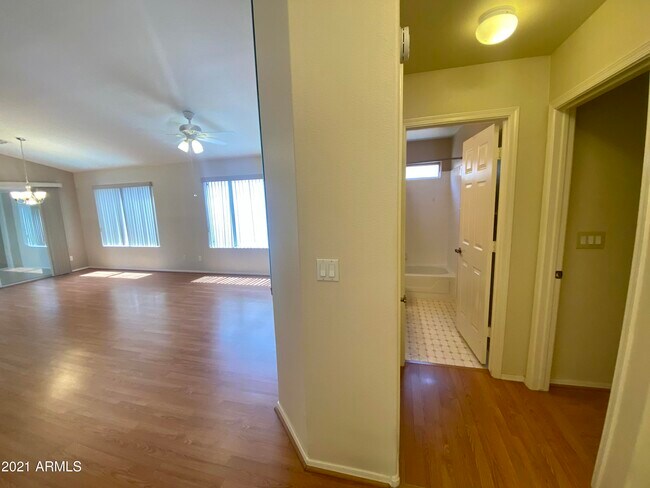 14562 W Moccasin Trail