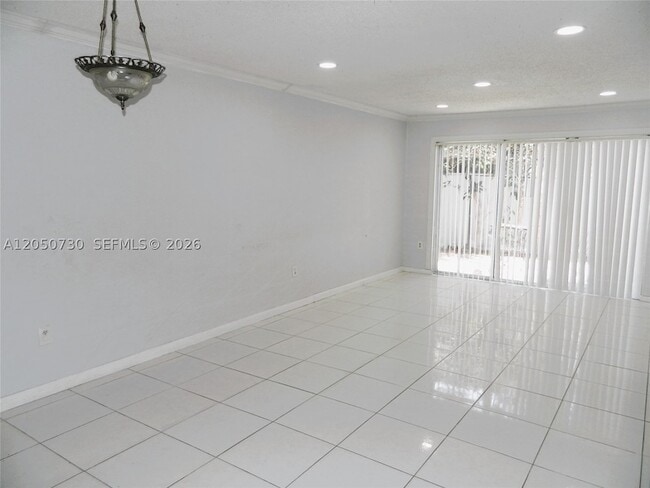 899 Crystal Lake Dr