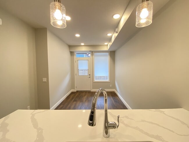 Photo - 10060-446 46 St NE