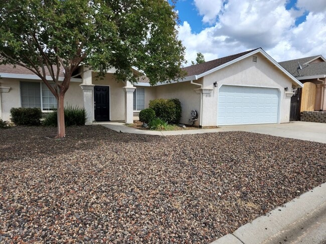 Building Photo - Great 3 Bedroom 2 Bath Home located in Smartsville