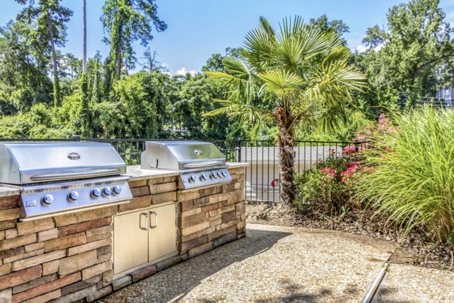 Photo - Landmark at Pine Court