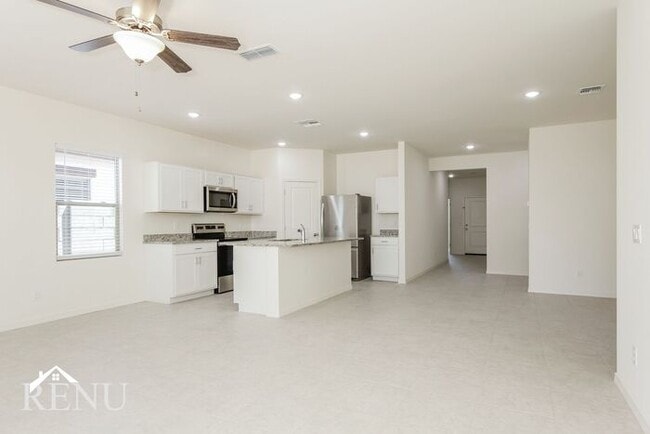 Photo - 35326 W San Capistrano Ave