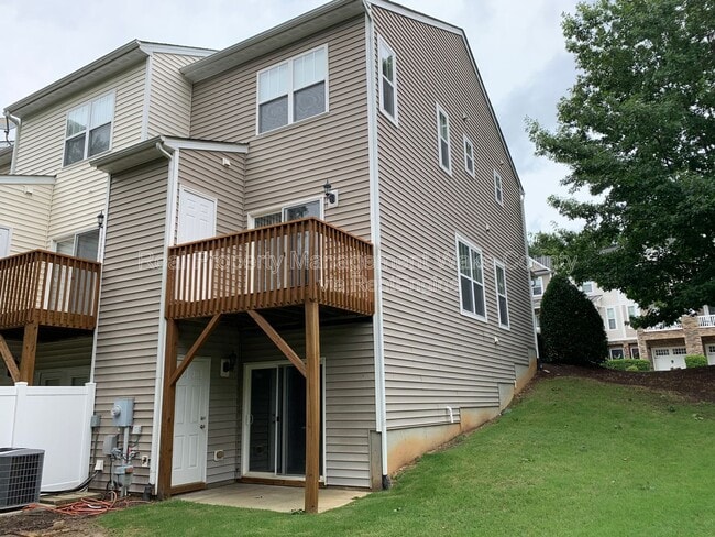 Photo - 8025 Goldenrain Way