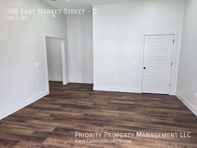 Photo - 398 E Market St Unit D