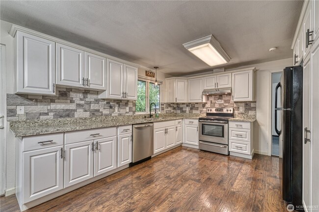 Photo - 11319 Carter Ave SW House