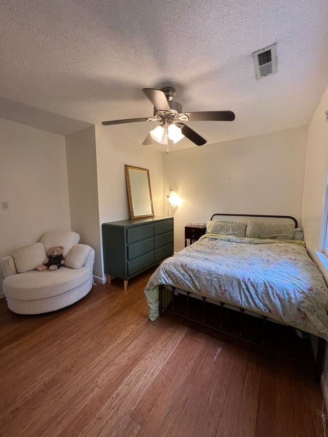 Photo - 131 River Shore Dr