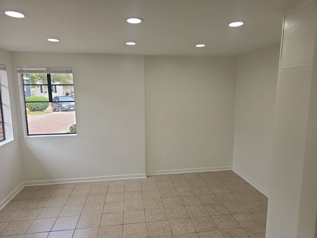 Photo - 2 Bedroom 1 bath off of Meeting st closed to the River District