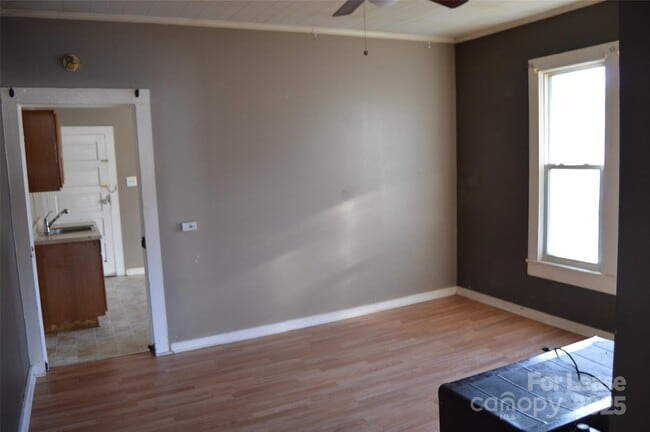 Photo - 208 Wilson St