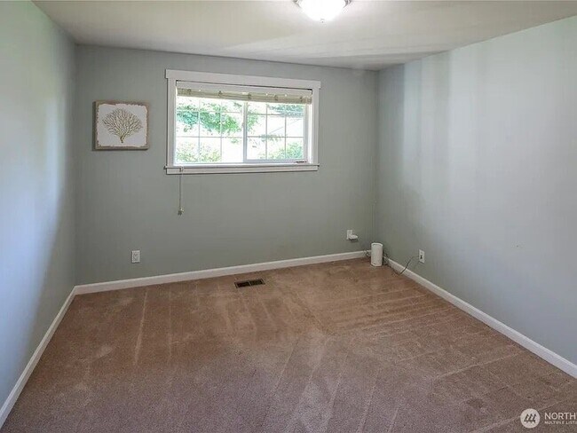 Photo - 8435 NE 147th Pl