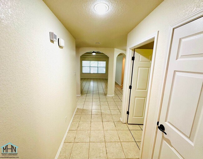 Photo - Spacious and Well Designed 3 Bedroom 2.5 B...