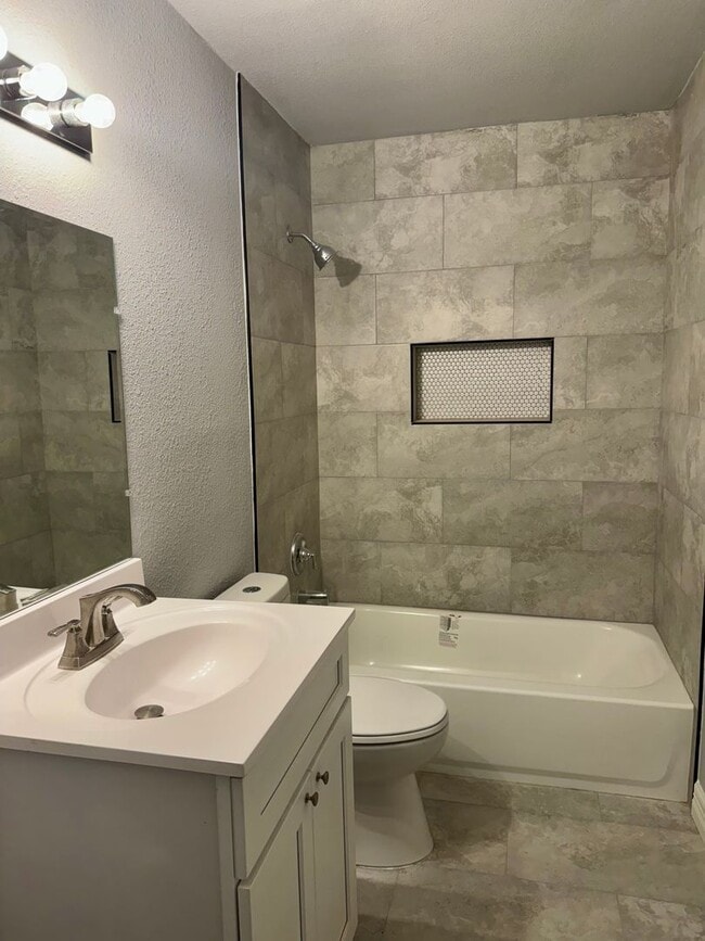 Photo - Cute 1/1 Cottage Available for Lease!