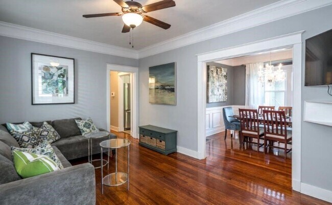 Photo - Gorgeous Renovated Highlands Bungalow – Av...
