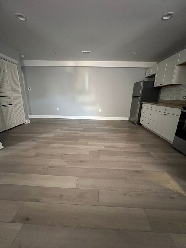 Photo - 5239 Jefferson St Unit 1