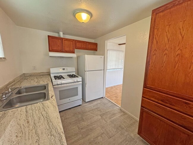 Photo - 70210 CA-111