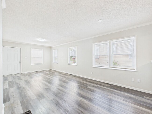 Photo - 5715 Wabash Ave