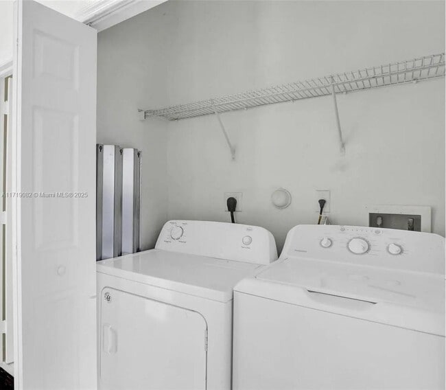 Photo - 10666 SW 7th St