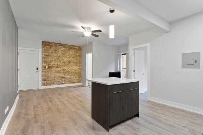 Photo - 1651 W Jonquil Terrace Unidad 08