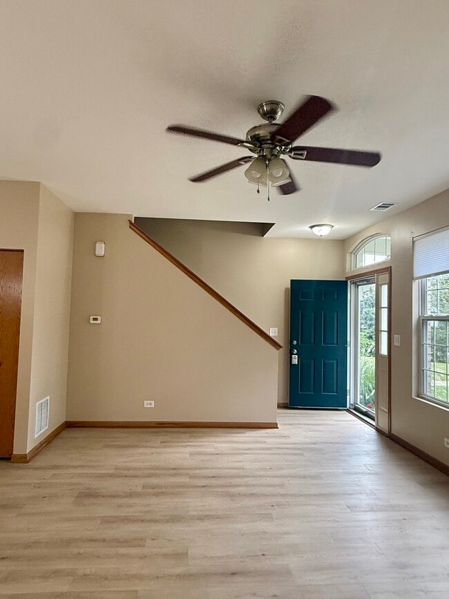 273 Springbrook Trail S