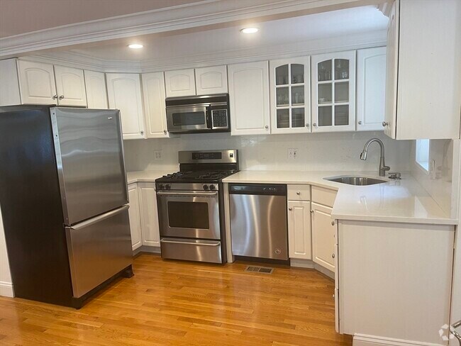 Building Photo - 591 E 2nd St Unit 1 Rental