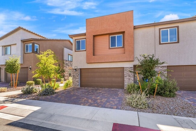 Building Photo - Modern Living in the Heart of Cadence!
