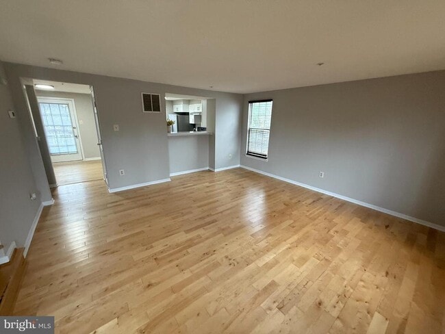 Photo - 8916 Pembrook Woods