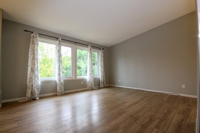 Photo - 4418 Clover Ln