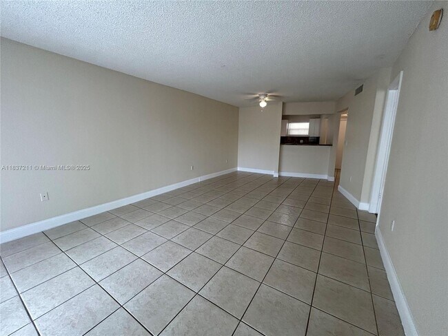 Photo - 4255 N University Dr Unit 309