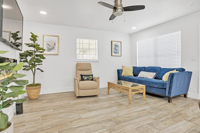 Photo - 1598 NE 38th St Unidad ID1231316P