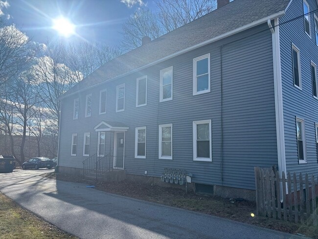 Building Photo - 292 Providence Rd Unit D