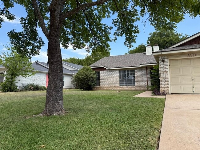 Building Photo - Annettes -2310 Fuzz Fairway, Austin, TX 78... Unit 2310 Fuzz Fairway Rental