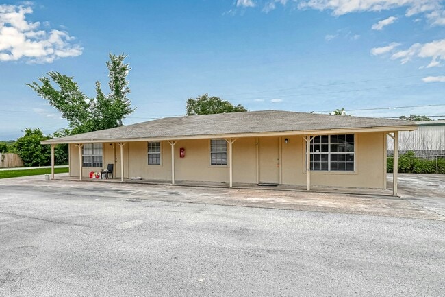 Photo - 8430 Round Rock Dr