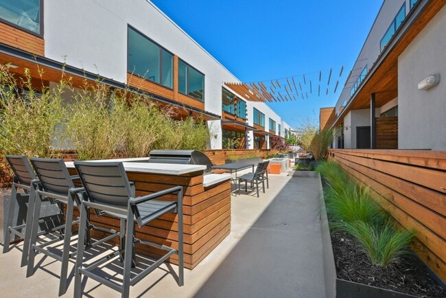 Photo - 2002 E 7th St Unit 1