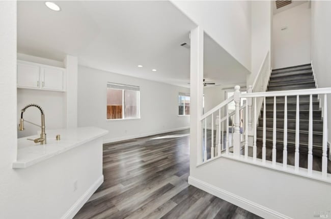 Photo - 1888 Leaning Oak Dr