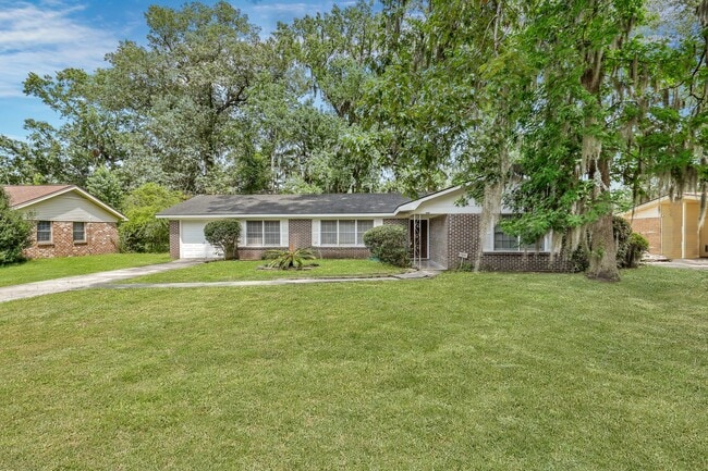 Building Photo - 12473 Northwood Rd