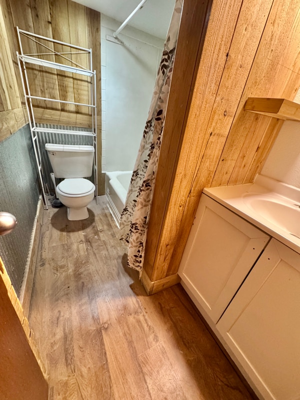 Photo - 302 W 7th St