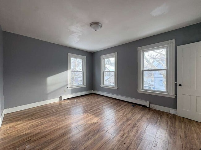 Photo - 253 W Ivy St