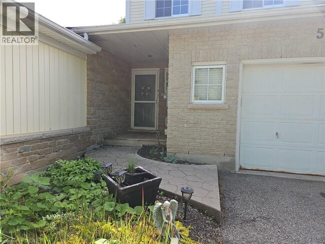 Photo - 596 Spinnaker Crescent