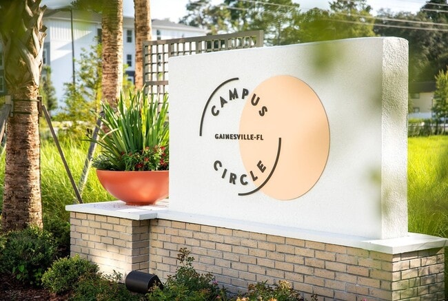 Campus Circle Gainesville - Community - Signage