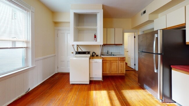 Photo - 192 Hillside St Unit 3