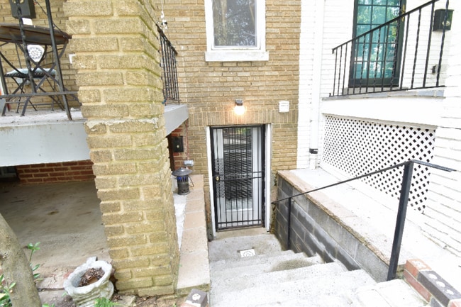 Building Photo - 620 Princeton Pl NW