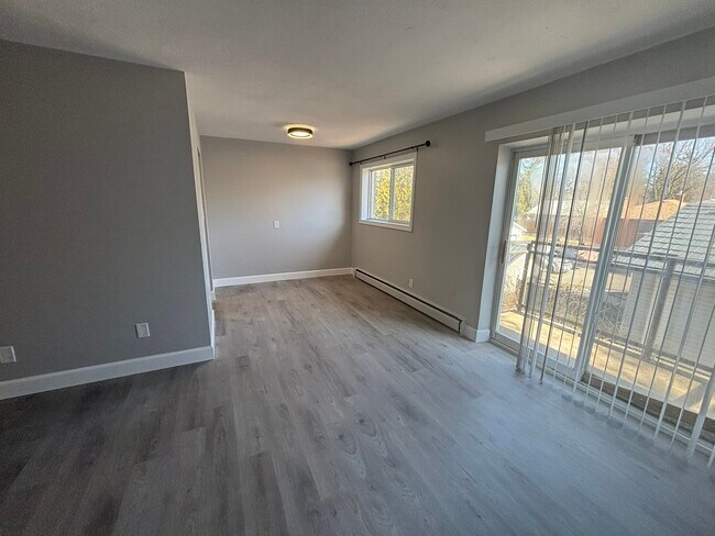 Photo - 50 Queenston Dr Unit 305