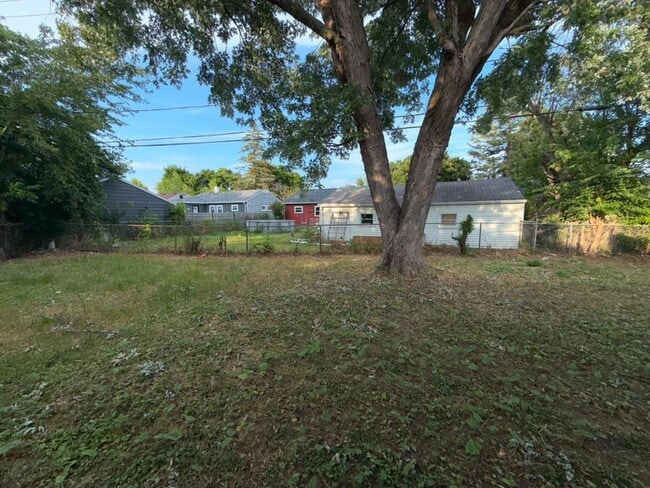 Photo - 5468 N Strathmore Ave