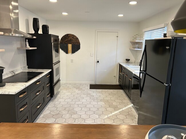 Photo - 2012 W 22nd St Townhome
